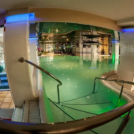 Bull Dorado & Hotel 3*