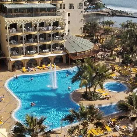 Bull Dorado & Hotel 3*