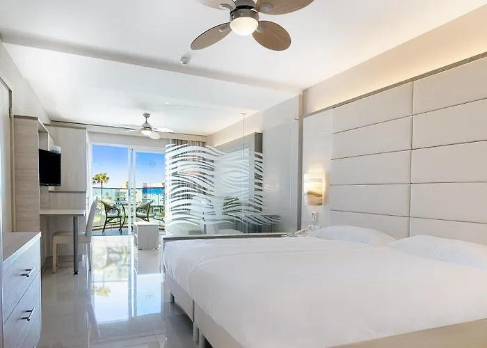 Bull Dorado & Hotel Arguineguin