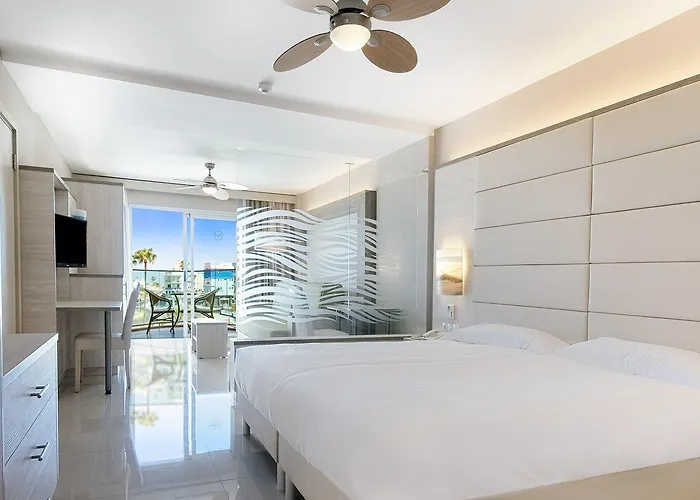 Bull Dorado & Otel Arguineguin